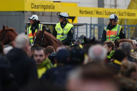 Vụ xe buýt CLB Dortmund bị tấn công: Đức bắt giữ một nghi phạm