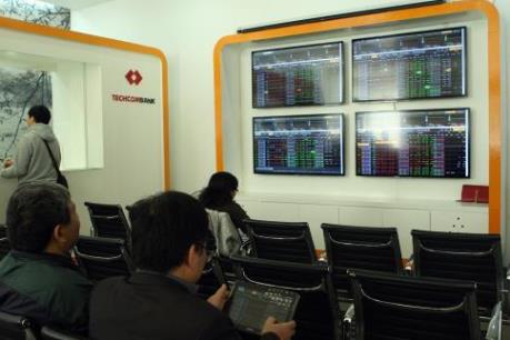 Cổ phiếu bị bán mạnh cả hai sàn, VN- Index giảm gần 6 điểm