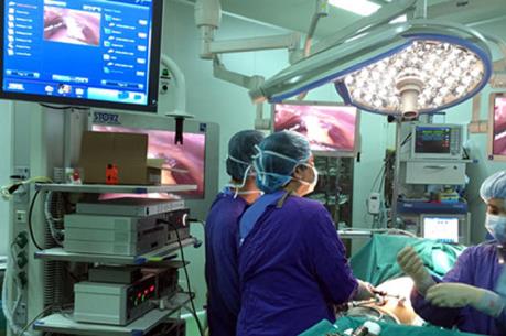 BIDV tặng trang thiết bị y tế cho Bệnh viện Xanh Pôn, Hà Nội