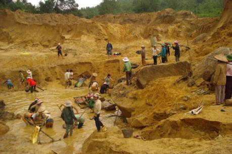 Lại rộ lên khai thác vàng trái phép tại Bồng Miêu, Quảng Nam