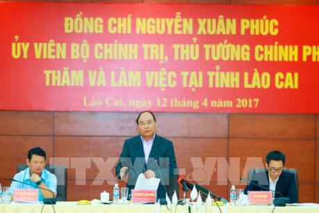 Thủ tướng Nguyễn Xuân Phúc: Du lịch phải đóng góp 30% vào GDP của Lào Cai