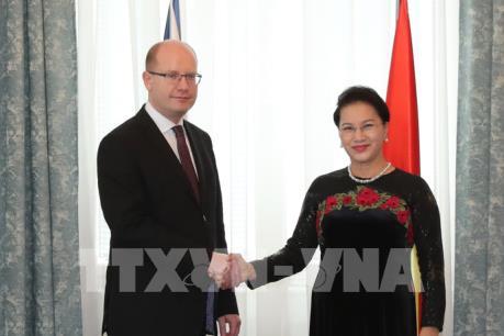 Chủ tịch Quốc hội Nguyễn Thị Kim Ngân hội kiến Thủ tướng CH Czech