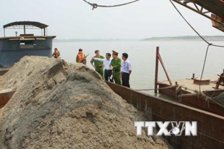 Vĩnh Phúc: Kiểm tra, xử lý những sai phạm trong hoạt động khai thác cát trên sông Hồng