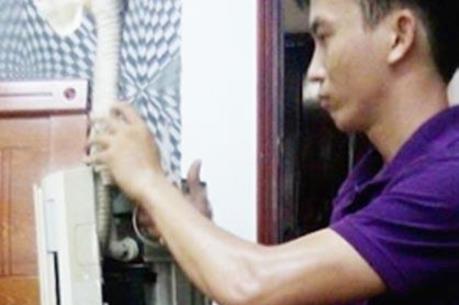 Chưa vào cao điểm nắng nóng, thợ sửa máy lạnh đã... đuổi khách