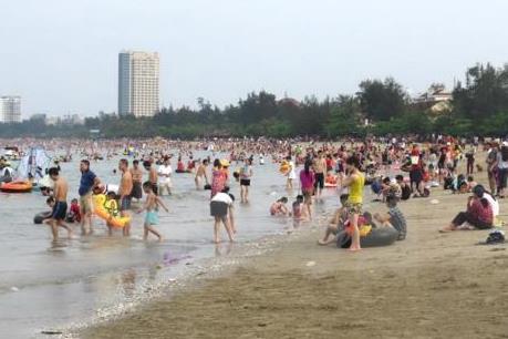 Cảnh báo 6 khu vực nguy hiểm, không nên tắm tại biển Cửa Lò