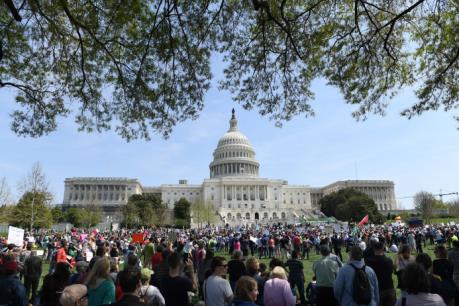 Biểu tình lớn tại Mỹ yêu cầu Tổng thống Donald Trump công khai hồ sơ thuế
