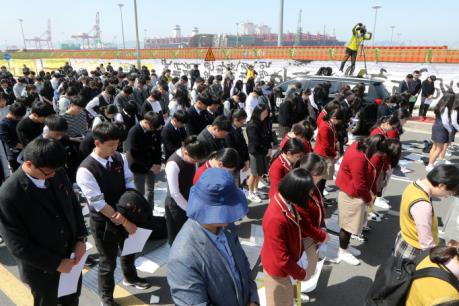 Hàn Quốc tưởng niệm 3 năm ngày xảy ra vụ chìm phà Sewol