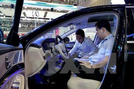 Lượng ô tô nhập khẩu về Việt Nam tăng mạnh