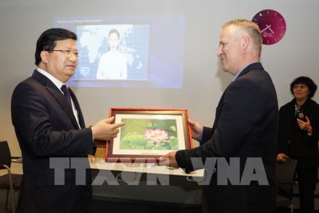 Phó Thủ tướng Trịnh Đình Dũng thăm sàn giao dịch hoa lớn nhất thế giới