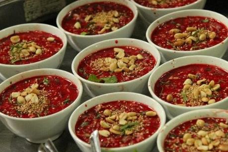 Đắk Lắk khuyến cáo người dân không nên ăn tiết canh lợn