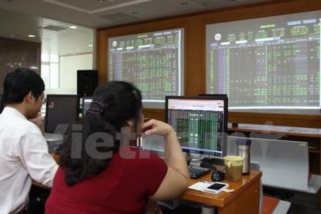 Chứng khoán chiều 19/4: Thanh khoản sụt giảm, 2 sàn trái chiều