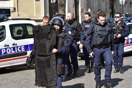 Bầu cử Tổng thống Pháp: An ninh được tăng cường sau vụ bắt giữ 2 nghi can khủng bố