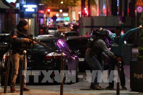 Pháp bắt 5 nghi can trong chiến dịch chống khủng bố trước thềm bầu cử