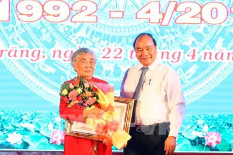 Thủ tướng Nguyễn Xuân Phúc dự lễ kỷ niệm 25 năm tái lập tỉnh Sóc Trăng