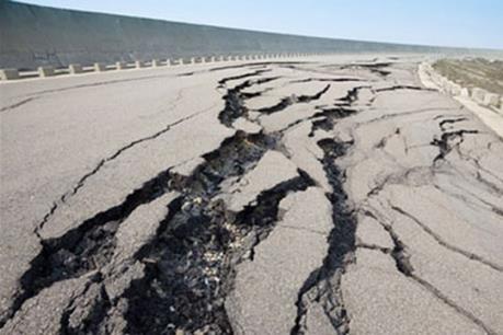 Lở đất tại Trung Quốc, động đất ở Philippines và Chile