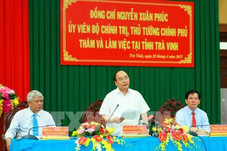Thủ tướng Nguyễn Xuân Phúc: Trà Vinh cần phát triển nuôi tôm thâm canh