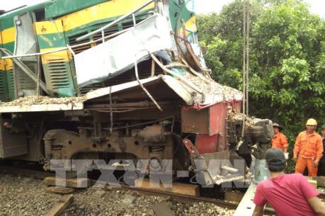 Tàu hỏa tông ô tô tại Bình Định, 6 người thương vong