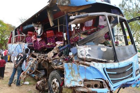 Tai nạn đường bộ thảm khốc khiến ít nhất 24 người chết