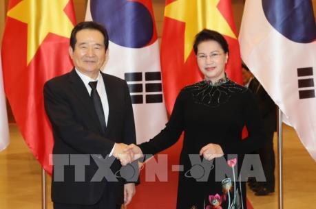 Chủ tịch Quốc hội Nguyễn Thị Kim Ngân đón Chủ tịch Quốc hội Hàn Quốc Chung Sye-kyun