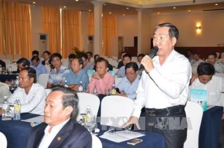 Đối thoại để "gần gũi" doanh nghiệp