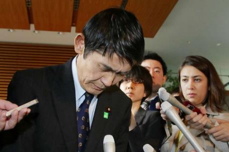 Bộ trưởng Tái thiết thảm họa Nhật Bản từ chức