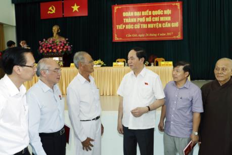 Chủ tịch nước Trần Đại Quang tiếp xúc cử tri huyện Cần Giờ - Tp Hồ Chí Minh