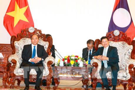Thủ tướng Nguyễn Xuân Phúc hội đàm với Thủ tướng Lào Thongloun Sisoulith