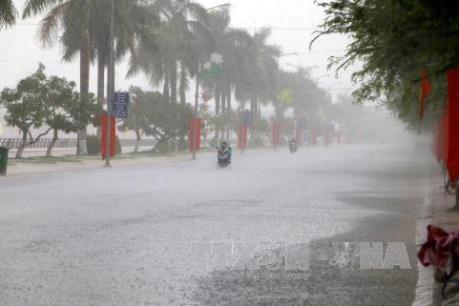 Dự báo thời tiết hôm nay 27/4: Mưa dông ở nhiều khu vực, có thể kèm tố lốc và gió mạnh