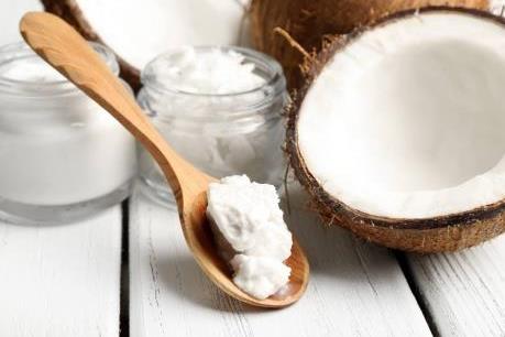 5 cách chăm sóc da với dầu dừa cực hay cho mùa hè