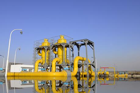 Tình trạng dư cung tiếp tục kéo giá dầu châu Á đi xuống