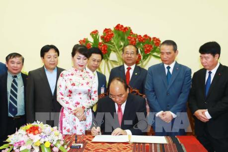 Thủ tướng Nguyễn Xuân Phúc kết thúc tốt đẹp thăm chính thức CHDCND Lào