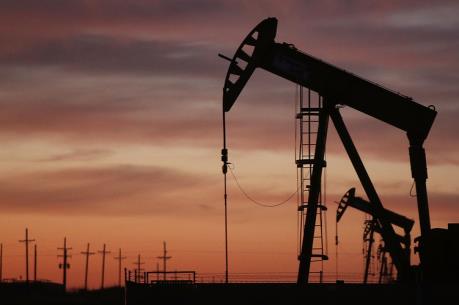 Giá dầu thế giới giảm do quan ngại nhu cầu thấp