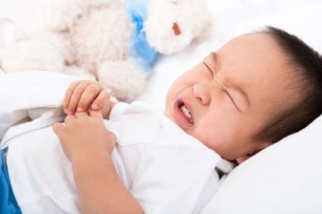 Hàng trăm học sinh bị ngộ độc tại Pháp
