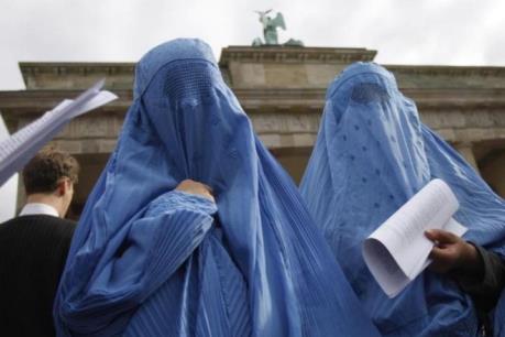 Đức cấm sử dụng mạng che mặt ở nơi làm việc