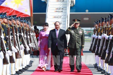 Thủ tướng Nguyễn Xuân Phúc bắt đầu chuyến tham dự Hội nghị cấp cao ASEAN lần thứ 30