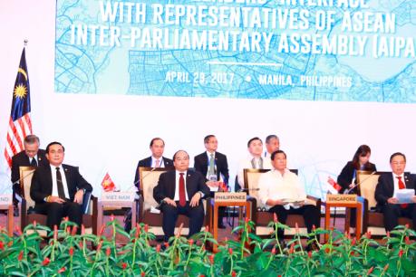 Thủ tướng Nguyễn Xuân Phúc dự phiên họp hẹp Hội nghị cấp cao ASEAN lần thứ 30