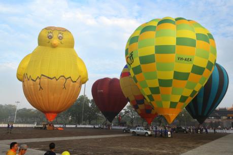 Đẹp mê hoặc Lễ hội khinh khí cầu quốc tế tại Huế