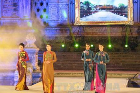 Festival Nghề truyền thống Huế 2017: Ấn tượng "Hội họa Huế và áo dài"