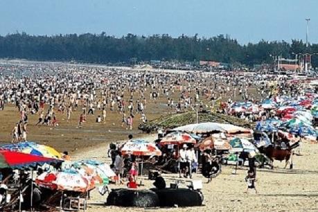 Khách đến Cửa Lò đông nhưng giá cả dịch vụ không tăng đột biến