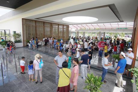 FLC Zoo Safari Park hút khách du lịch dịp nghỉ lễ 30/4 - 1/5