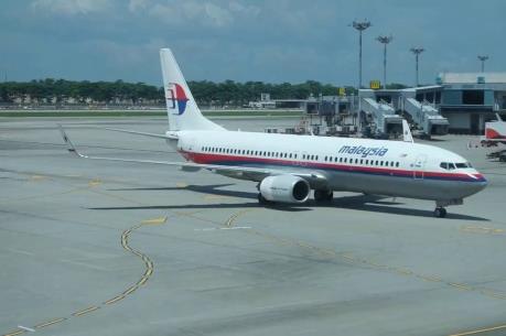 "Hú hồn" chiếc Boeing 738 xịt lốp khi hạ cánh 