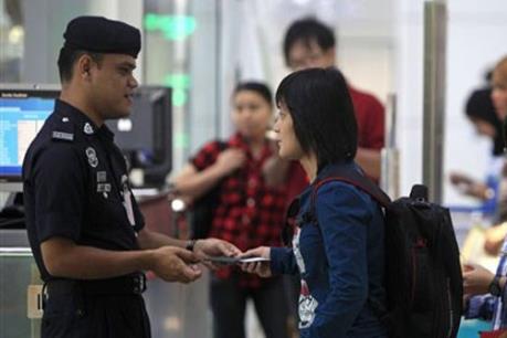 Malaysia tiếp tục truy quét lao động bất hợp pháp