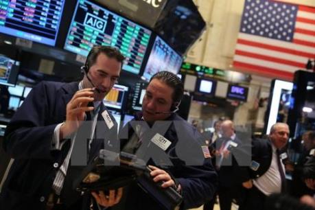Thị trường chứng khoán Âu-Mỹ đi ngược chiều nhau 
