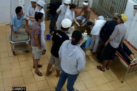 Báo động tình trạng hành hung nhân viên y tế