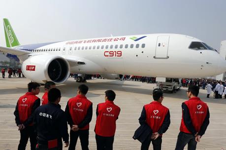 Máy bay chở khách do Trung Quốc lần đầu tiên chế tạo thực hiện bay thử nghiệm