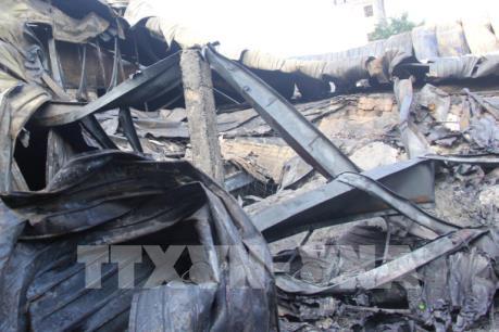 Cháy lớn thiêu rụi 1.200 m2 nhà xưởng sản xuất bao bì tại Thành phố Hồ Chí Minh