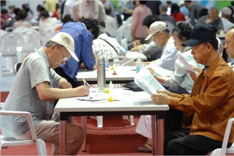 Hàn Quốc có tỉ lệ người cao tuổi làm việc cao nhất trong OECD