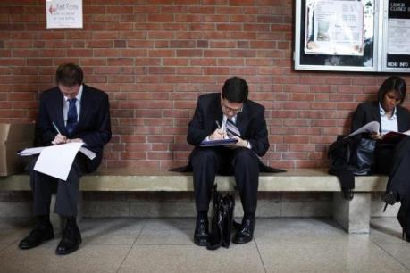 Tổng thống đắc cử Pháp cần thời gian để cải cách nền kinh tế