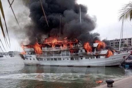 Cháy tàu cá trên vùng biển Ngư Lộc, Thanh Hóa