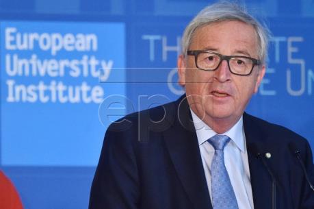 Chủ tịch EC cảnh báo Pháp chi tiêu công quá nhiều